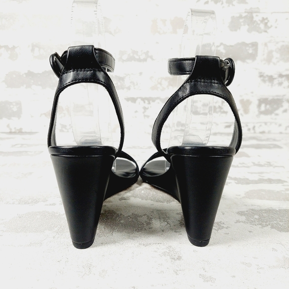 New Nordstrom Rack Carrie Black Faux Leather Wedge Heel Ankle Strap Sandals T298 - Picture 6 of 13